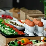 B&B Center - Breakfast Included 풀라