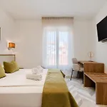 Center - Breakfast Included 4* Pula