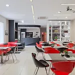 B&B Center - Breakfast Included