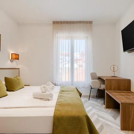 Center - Breakfast Included 4* Pula