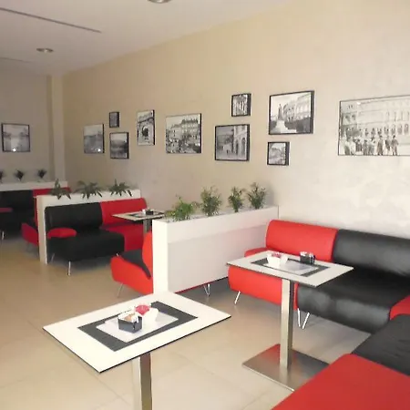 Center - Breakfast Included Pula