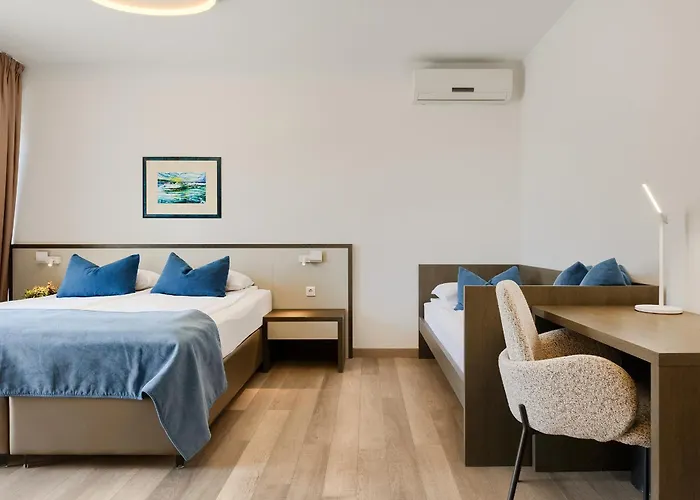 Center - Breakfast Included B&B 4*