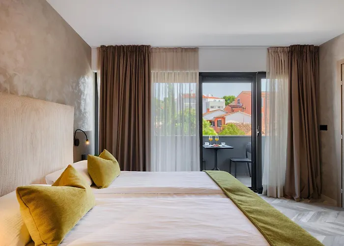 B&B Center - Breakfast Included