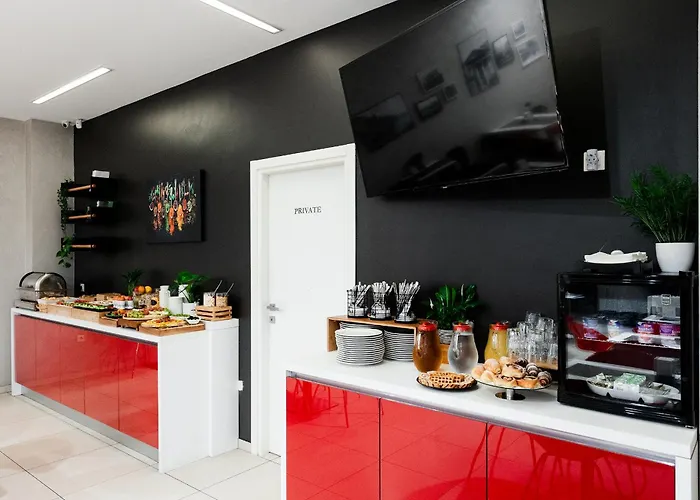 Center - Breakfast Included B&B