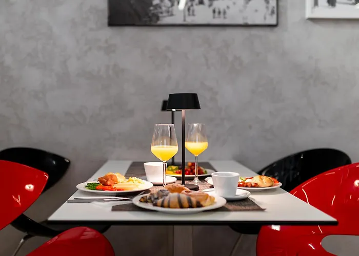 Center - Breakfast Included 4* 풀라