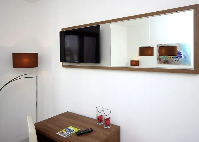 Center - Breakfast Included B&B 4*