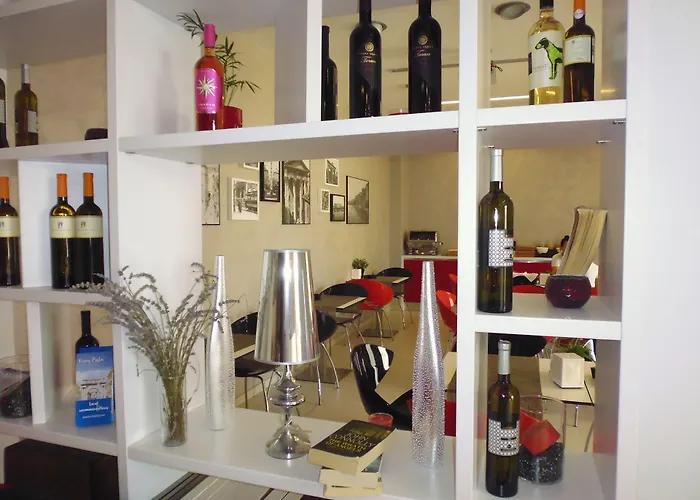 Center - Breakfast Included B&B