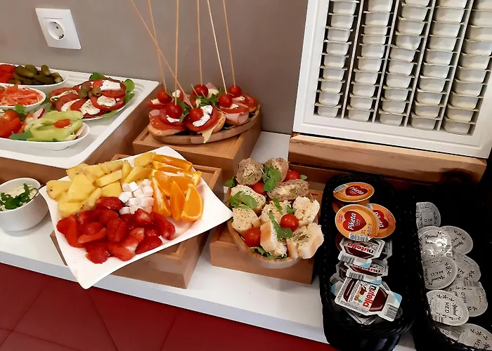 B&B Center - Breakfast Included