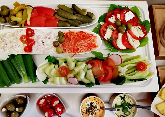 Center - Breakfast Included 풀라