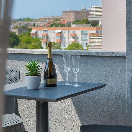 Pula City Center Accommodation With Free Parking 4* Pula