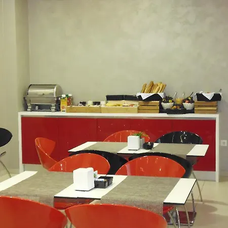 Alojamento de Acomodação e Pequeno-almoço Center - Breakfast Included