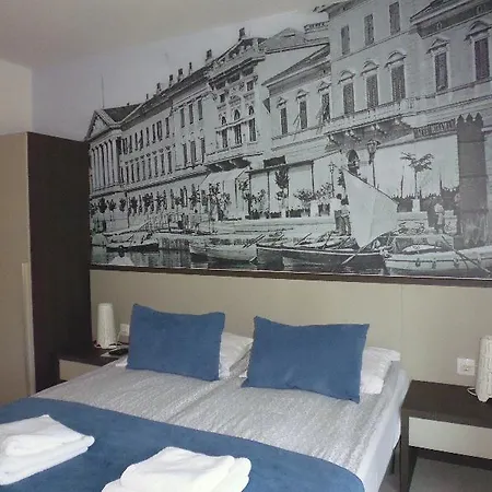 Pula City Center Accommodation With Free Parking