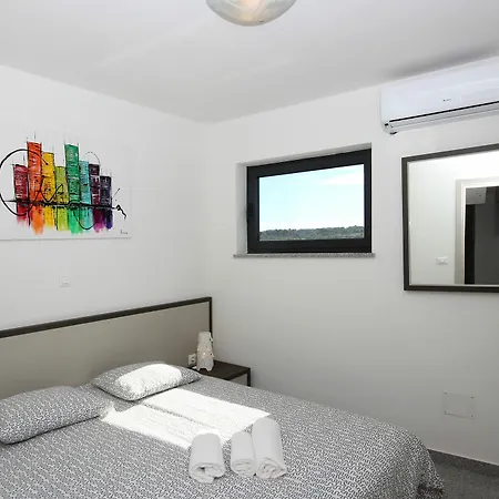 Pula City Center Accommodation With Free Parking Bed & Breakfast