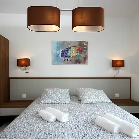 Pula City Center Accommodation With Free Parking Bed & Breakfast 4*