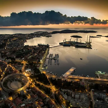 Pula City Center Accommodation With Free Parking Bed & Breakfast Pula