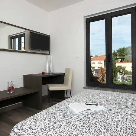 Pula City Center Accommodation With Free Parking Bed & Breakfast