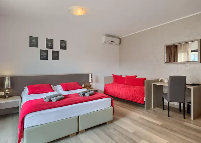 Bed and Breakfast Center - Breakfast Included 4*