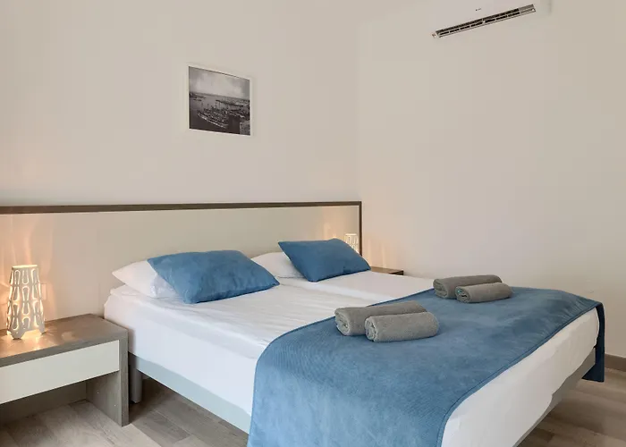 Bed and breakfast Center - Breakfast Included Pula