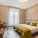 Pula City Center Accommodation - Breakfast Included 4*