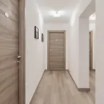 Pula City Center Accommodation - Breakfast Included Pula