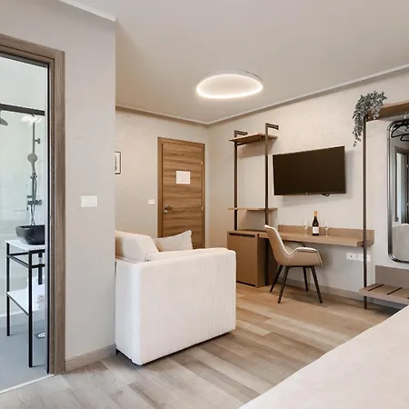 Center - Breakfast Included Nocleg ze śniadaniem