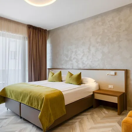 Center - Breakfast Included Pula