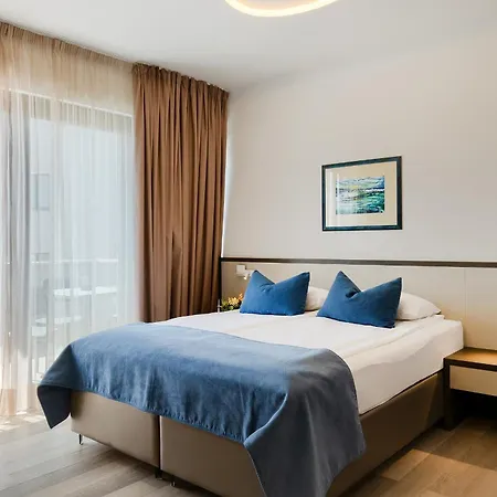 Center - Breakfast Included Nocleg ze śniadaniem