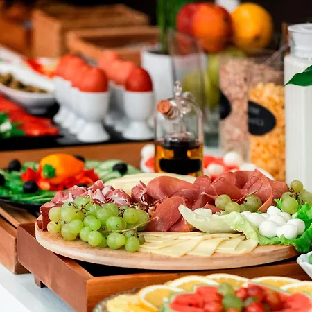 Nocleg ze śniadaniem Center - Breakfast Included Pula