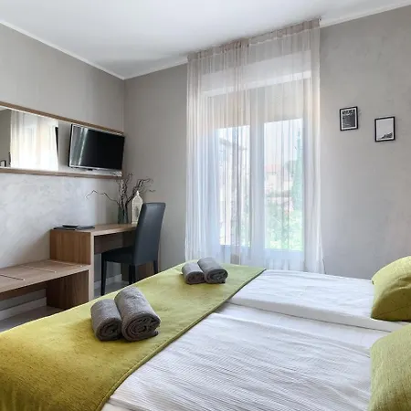 Nocleg ze śniadaniem Center - Breakfast Included