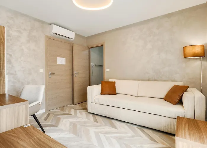 Center - Breakfast Included Oda ve Kahvaltı Pula