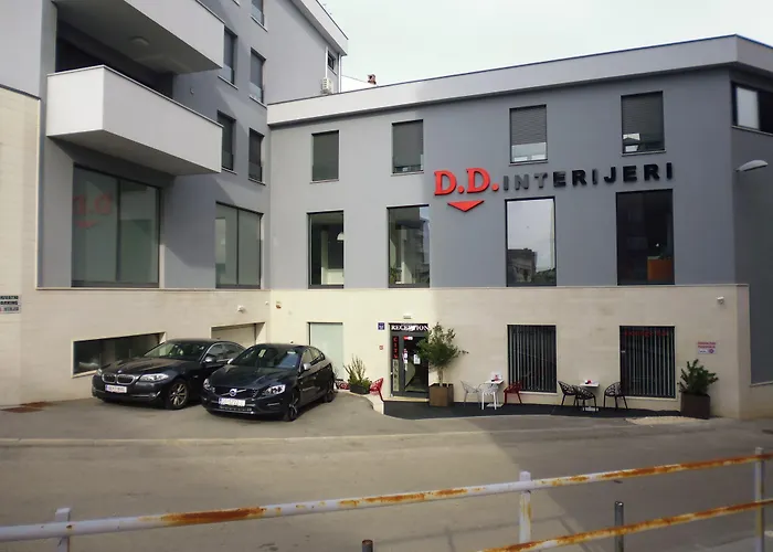 Center - Breakfast Included Oda ve Kahvaltı Pula