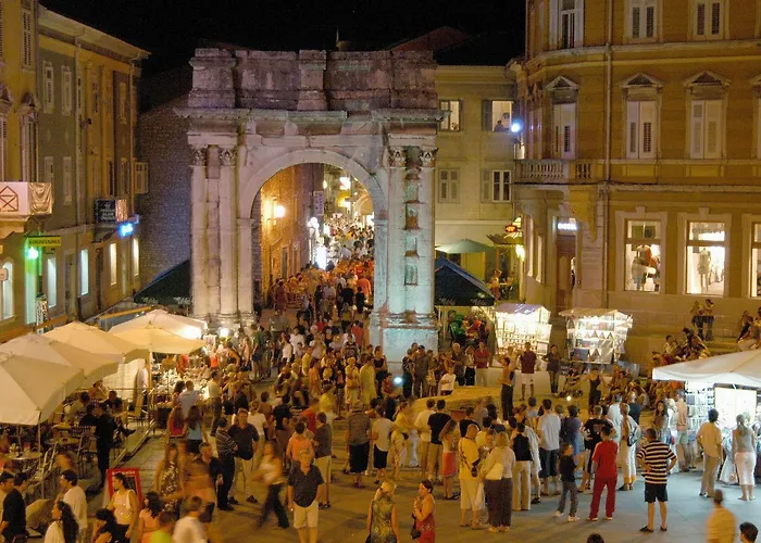 Oda ve Kahvaltı Center - Breakfast Included 4*